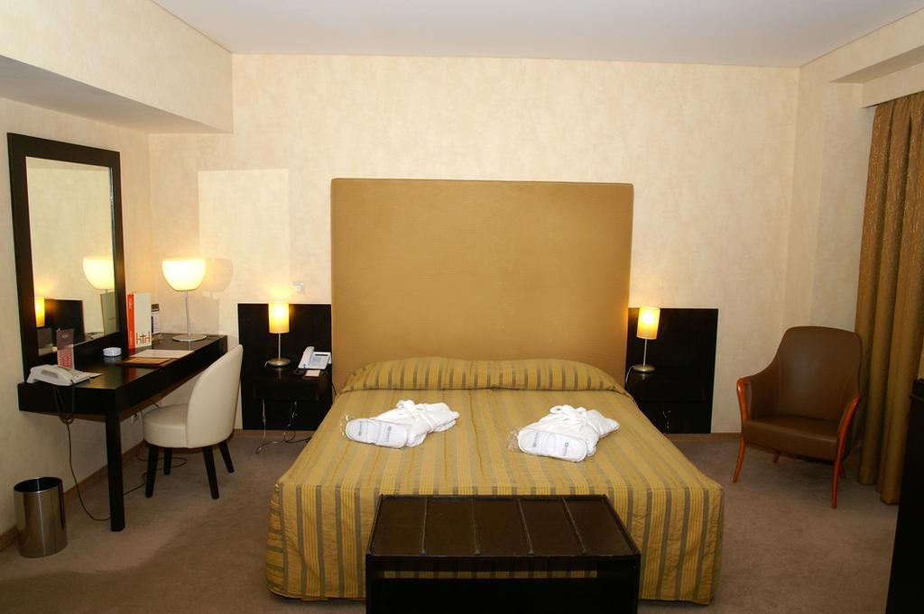 Hotel Lozenge Atenas Habitación foto