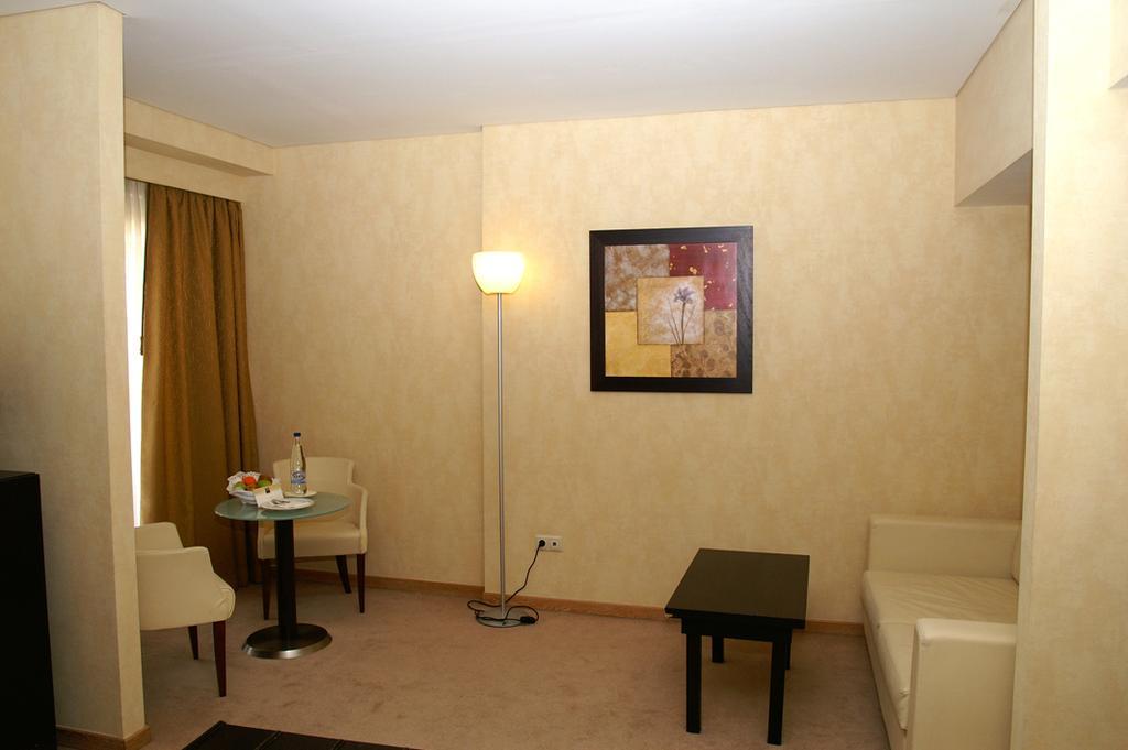 Hotel Lozenge Atenas Exterior foto